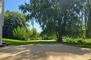 2051 Highgate Cir, Chanhassen, MN 55317 - Photo 62