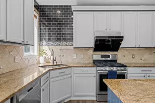 2051 Highgate Cir, Chanhassen, MN 55317 - Photo 20