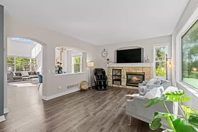 2051 Highgate Circle, Chanhassen, MN 55317 - Photo 14