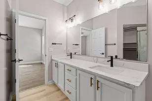 2051 Highgate Cir, Chanhassen, MN 55317 - Photo 32
