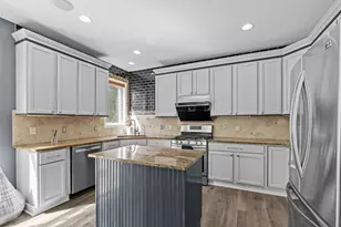 2051 Highgate Cir, Chanhassen, MN 55317 - Photo 18
