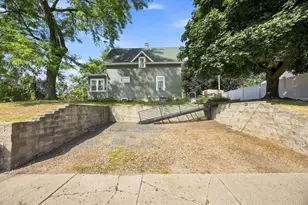 1825 Minnehaha Ave W, Saint Paul, MN 55104 - Photo 28