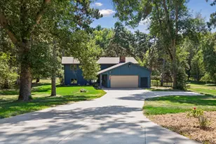 8249 Deer Pond Ct N, Lake Elmo, MN 55042 - Photo 6