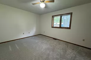 500 Deschepper St, Marshall, MN 56258 - Photo 8