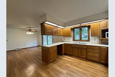 500 Deschepper Street, Marshall, MN 56258 - Photo 4