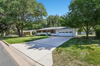2564 Ardan Avenue, Mounds View, MN 55112 - Photo 2