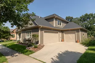 1091 Fox Hill Pl SW, Rochester, MN 55902 - Photo 2