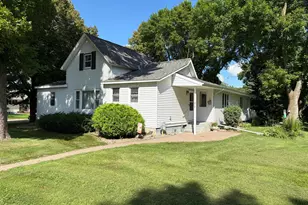 519 5th St NW, Renville, MN 56284 - Photo 1