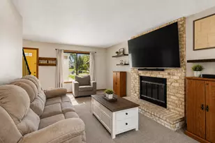 4505 Orchid Cir, Plymouth, MN 55446 - Photo 8