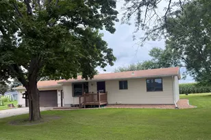 306 9th Ave, Clarkfield, MN 56223 - Photo 1