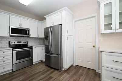 4210 Lawndale Lane N, Plymouth, MN 55446 - Photo 12