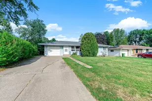 2835 Galtier St, Roseville, MN 55113 - Photo 1