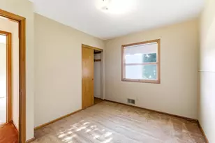 2835 Galtier St, Roseville, MN 55113 - Photo 18