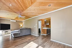 605 S 8th St, Olivia, MN 56277 - Photo 12