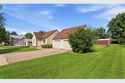605 S 8th Street, Olivia, MN 56277 - Photo 2