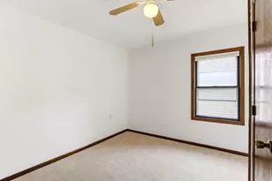 896 4th St E, Saint Paul, MN 55106 - Photo 24