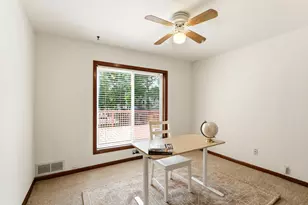 896 4th St E, Saint Paul, MN 55106 - Photo 16