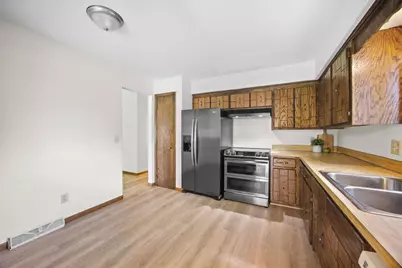 8818 N Brook Avenue N, Brooklyn Park, MN 55428 - Photo 12