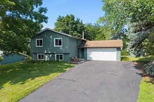12335 Oxbow Dr, Eden Prairie, MN 55347 - Photo 2