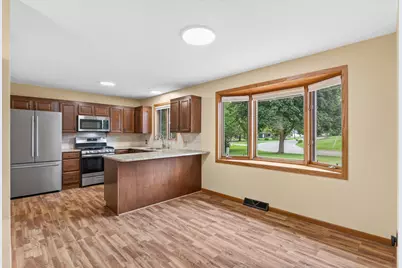 7712 Riverdale Drive N, Brooklyn Park, MN 55444 - Photo 12