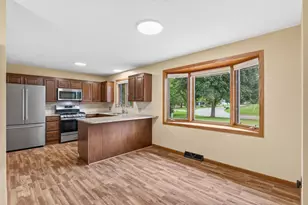 7712 Riverdale Dr N, Brooklyn Park, MN 55444 - Photo 12
