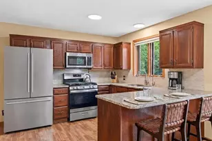 7712 Riverdale Dr N, Brooklyn Park, MN 55444 - Photo 8