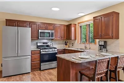 7712 Riverdale Drive N, Brooklyn Park, MN 55444 - Photo 6