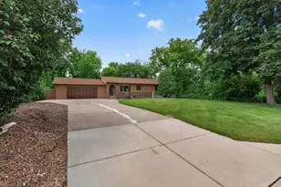 7712 Riverdale Dr N, Brooklyn Park, MN 55444 - Photo 54
