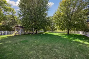 3925 Urbandale Ln N, Plymouth, MN 55446 - Photo 64