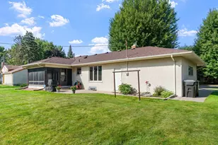 2823 Silver Lake Rd NE, Saint Anthony, MN 55418 - Photo 8