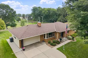 2823 Silver Lake Rd NE, Saint Anthony, MN 55418 - Photo 14