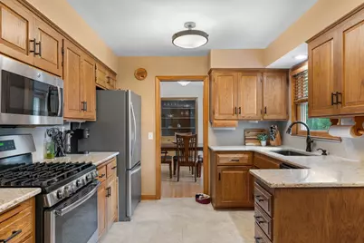 2823 Silver Lake Road NE, Saint Anthony, MN 55418 - Photo 38