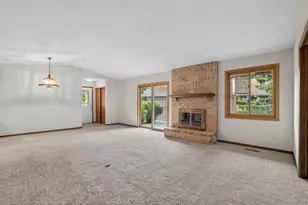 7055 Robinwood Trail, Woodbury, MN 55125 - Photo 8