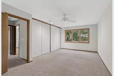 7055 Robinwood Trail, Woodbury, MN 55125 - Photo 16
