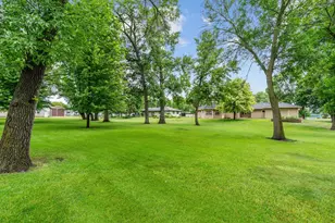 719 Park Ave, Hamburg, MN 55339 - Photo 16
