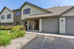 7250 Hunters Run, Eden Prairie, MN 55346 - Photo 2