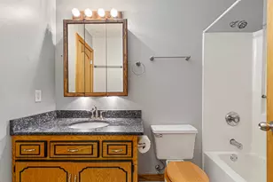 7250 Hunters Run, Eden Prairie, MN 55346 - Photo 20
