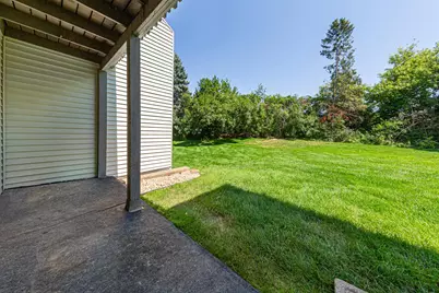 7250 Hunters Run, Eden Prairie, MN 55346 - Photo 4