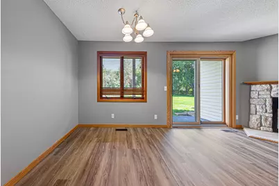 7250 Hunters Run, Eden Prairie, MN 55346 - Photo 14