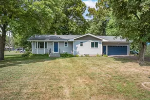 727 Tanglewood Dr, Shoreview, MN 55126 - Photo 1