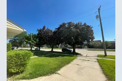 1801 4th Avenue SE, Austin, MN 55912 - Photo 6