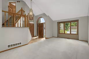 1381 Interlachen Dr, Eagan, MN 55123 - Photo 10