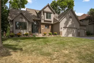1381 Interlachen Dr, Eagan, MN 55123 - Photo 2
