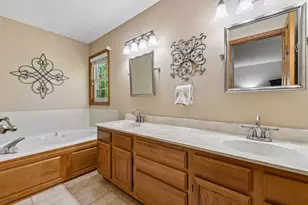 6601 Arlington Ct, Chanhassen, MN 55317 - Photo 12