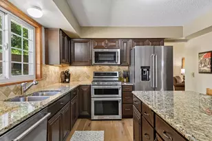 6601 Arlington Ct, Chanhassen, MN 55317 - Photo 6