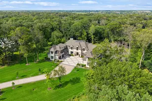 14 Cherrywood Cir, North Oaks, MN 55127 - Photo 4