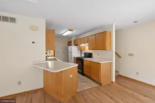 4831 Helena Ln N, Oakdale, MN 55128 - Photo 8