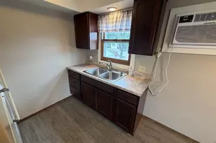 706 1st St S, Willmar, MN 56201 - Photo 2