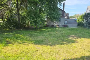 706 E 3rd St, Fairmont, MN 56031 - Photo 2