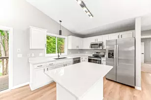 2827 18th Ave E, Shakopee, MN 55379 - Photo 6